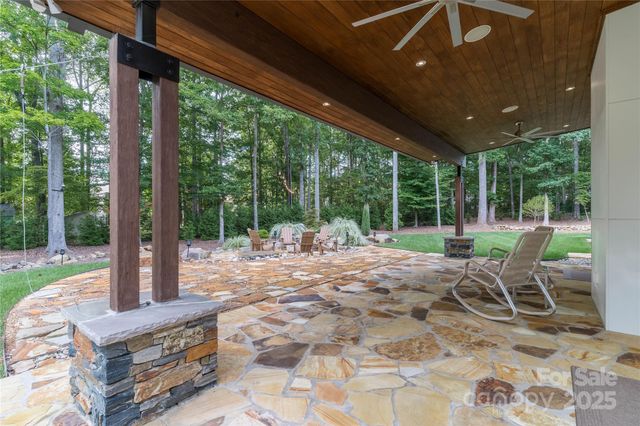 2725 Monarch Drive, Charlotte, NC 28214