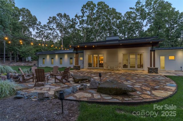 2725 Monarch Drive, Charlotte, NC 28214