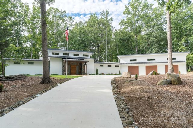 2725 Monarch Drive, Charlotte, NC 28214