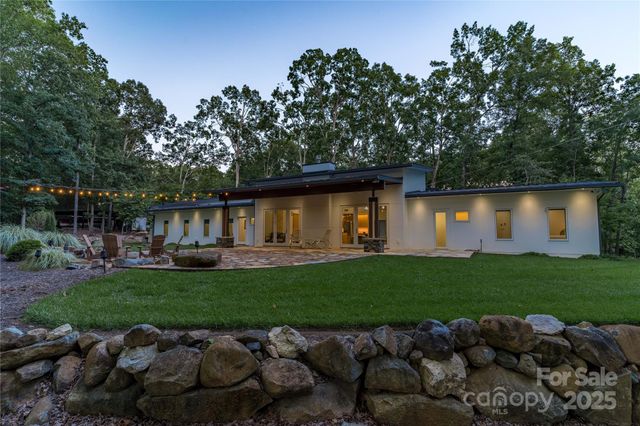 2725 Monarch Drive, Charlotte, NC 28214