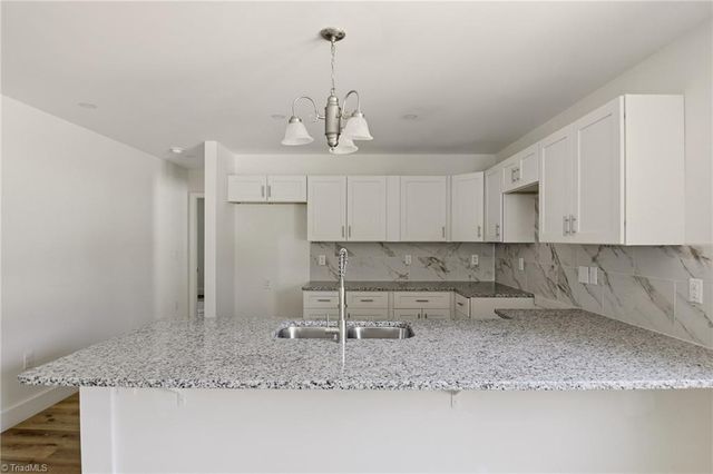 418 Bristol Street, Lexington, NC 27292