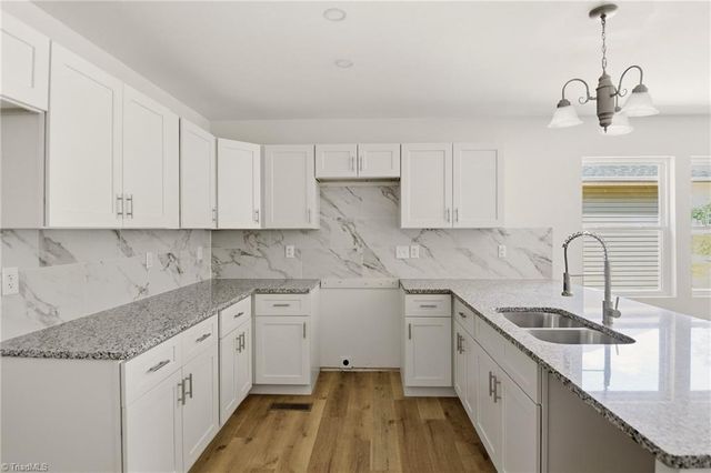 418 Bristol Street, Lexington, NC 27292