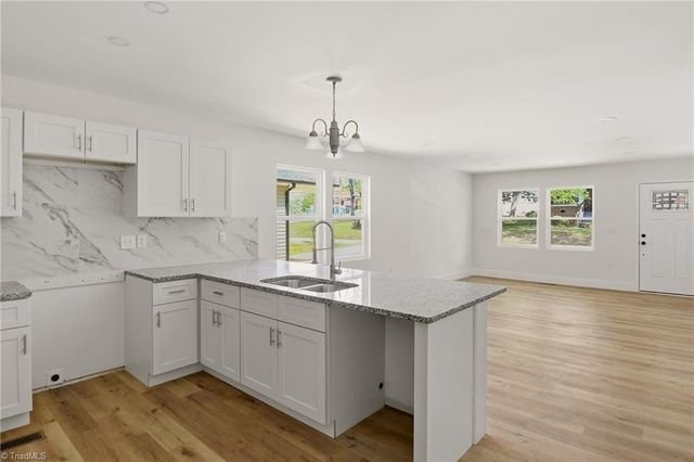 418 Bristol Street, Lexington, NC 27292