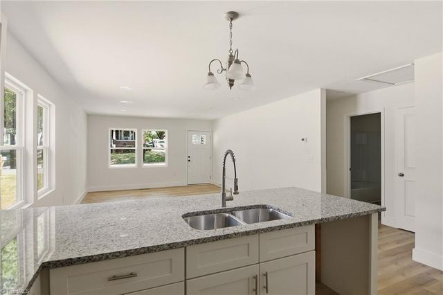 418 Bristol Street, Lexington, NC 27292