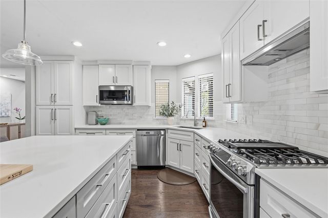7413 Lakewood DR, Austin, TX 78750