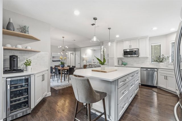 7413 Lakewood DR, Austin, TX 78750