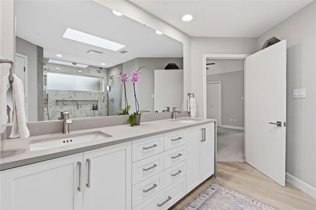 7413 Lakewood DR, Austin, TX 78750
