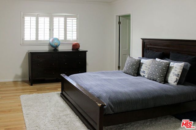 1079 MARILYN Drive, Beverly Hills, CA 90210