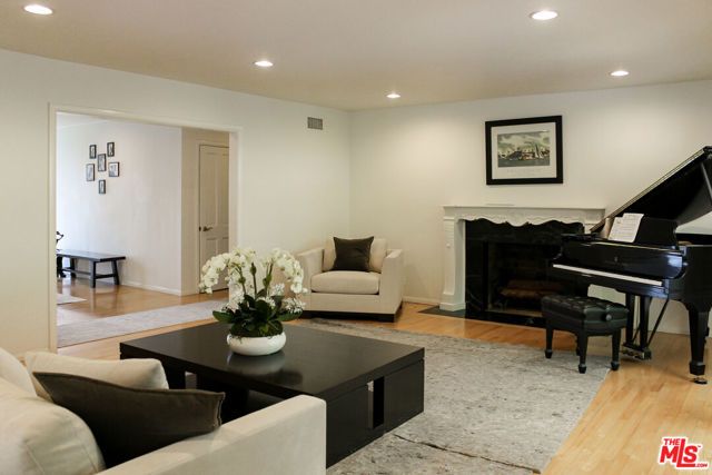 1079 MARILYN Drive, Beverly Hills, CA 90210