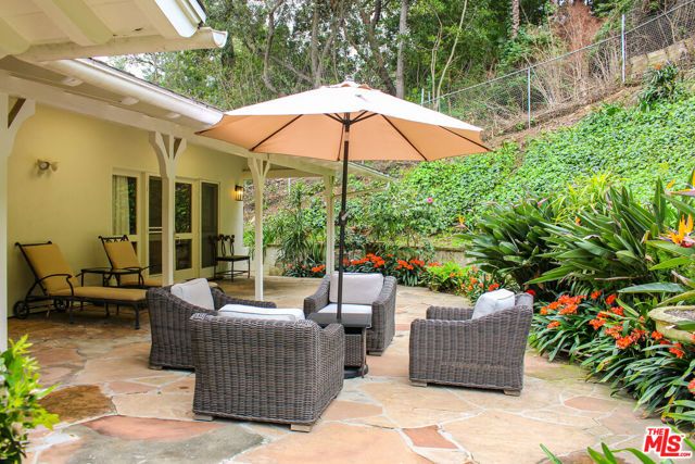 1079 MARILYN Drive, Beverly Hills, CA 90210