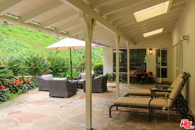 1079 MARILYN Drive, Beverly Hills, CA 90210