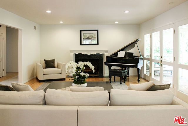 1079 MARILYN Drive, Beverly Hills, CA 90210