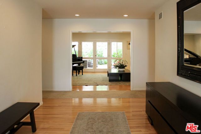 1079 MARILYN Drive, Beverly Hills, CA 90210