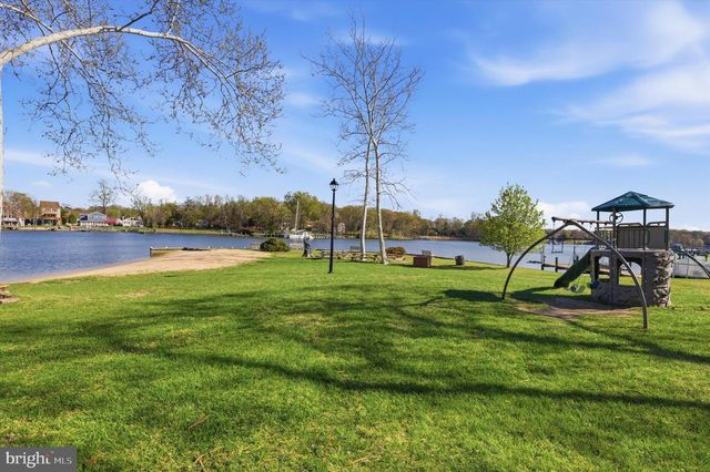 101 COTTAGE GROVE DR, Pasadena, MD 21122