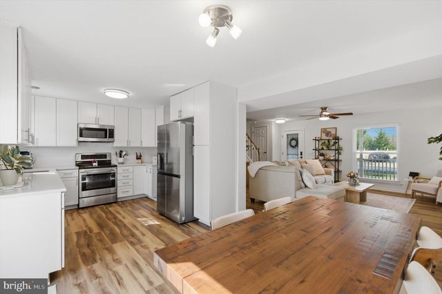 101 COTTAGE GROVE DR, Pasadena, MD 21122