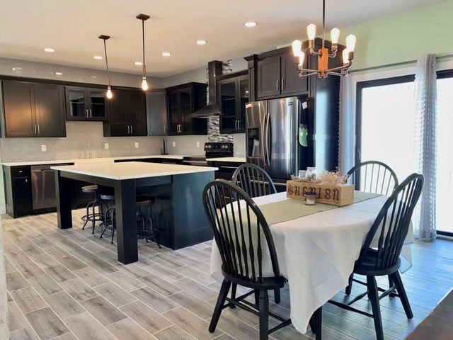 408 NW Rust Court, Grain Valley, MO 64029