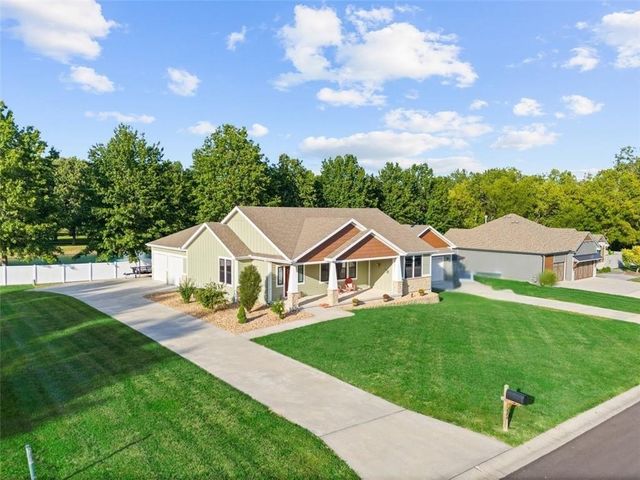 408 NW Rust Court, Grain Valley, MO 64029