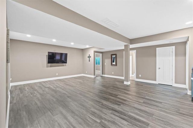 408 NW Rust Court, Grain Valley, MO 64029