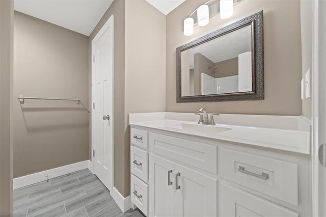 408 NW Rust Court, Grain Valley, MO 64029