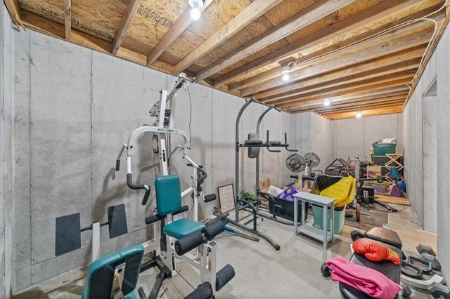 408 NW Rust Court, Grain Valley, MO 64029