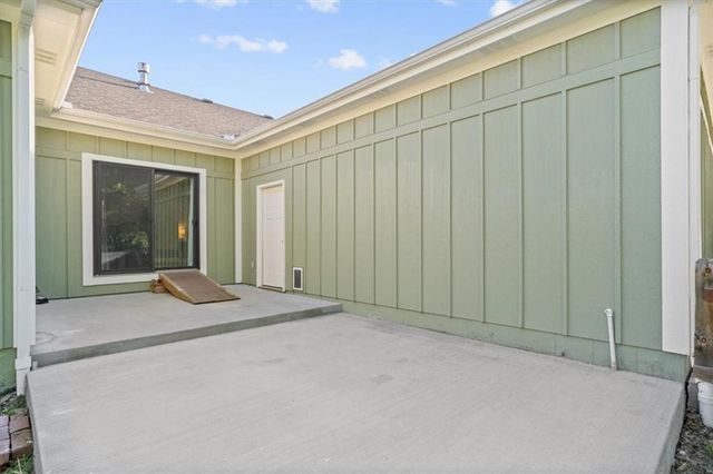 408 NW Rust Court, Grain Valley, MO 64029
