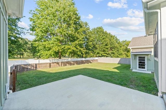 408 NW Rust Court, Grain Valley, MO 64029