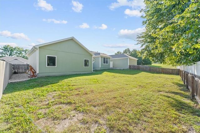 408 NW Rust Court, Grain Valley, MO 64029