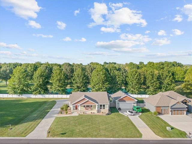 408 NW Rust Court, Grain Valley, MO 64029
