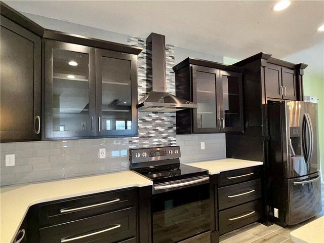 408 NW Rust Court, Grain Valley, MO 64029