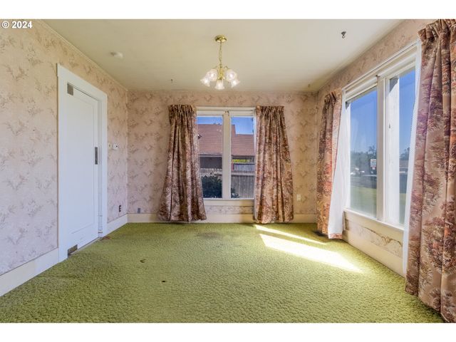 644 S MAIN St, Milton Freewater, OR 97862