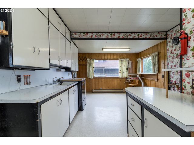 644 S MAIN St, Milton Freewater, OR 97862