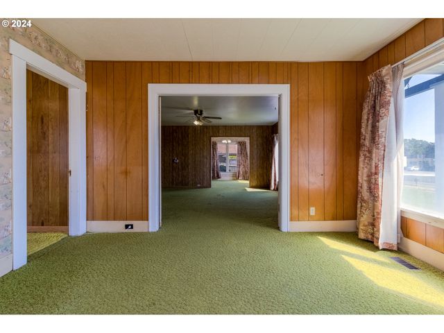 644 S MAIN St, Milton Freewater, OR 97862