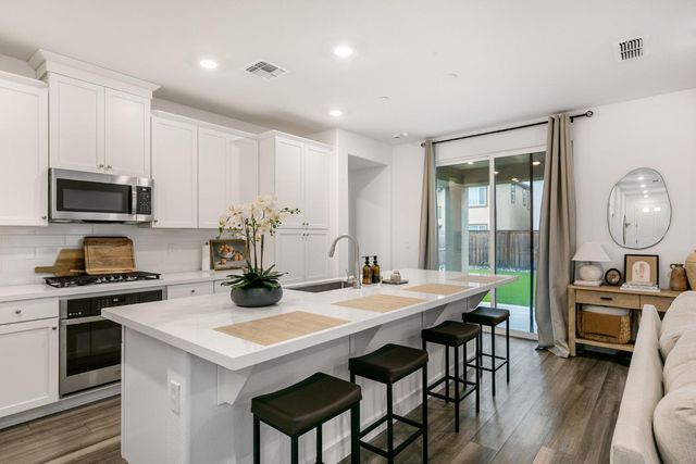 5743 Littlestone St, Sacramento, CA 95835