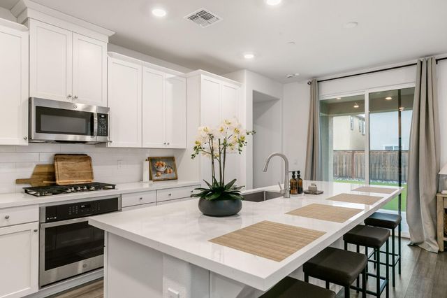 5743 Littlestone St, Sacramento, CA 95835