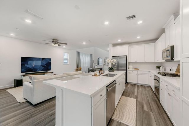 5743 Littlestone St, Sacramento, CA 95835