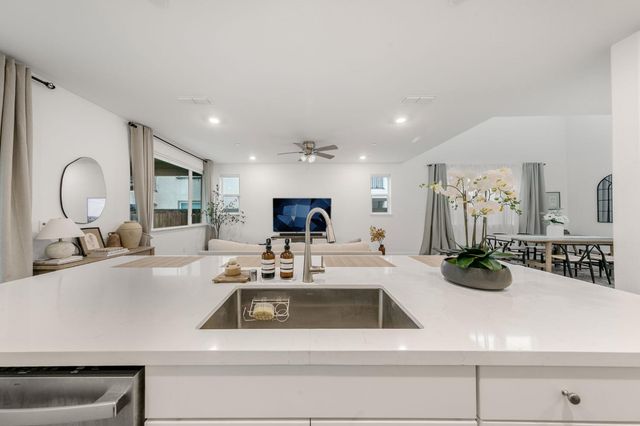 5743 Littlestone St, Sacramento, CA 95835