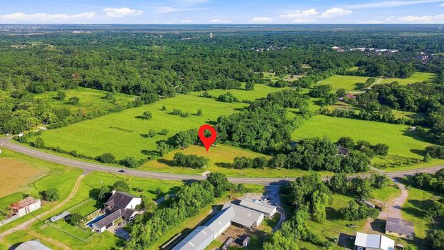 6255 Main Street, Hitchcock, TX 77563