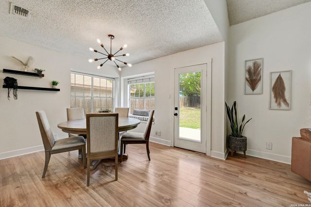 6238 Broadmeadow, San Antonio, TX 78240