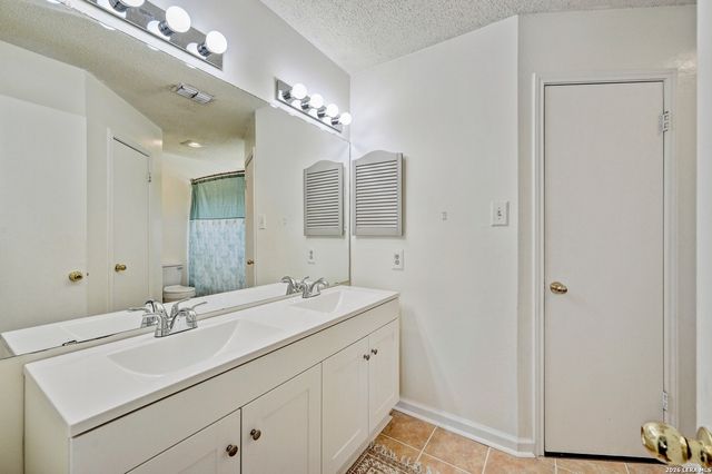 6238 Broadmeadow, San Antonio, TX 78240