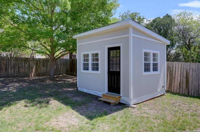 6238 Broadmeadow, San Antonio, TX 78240