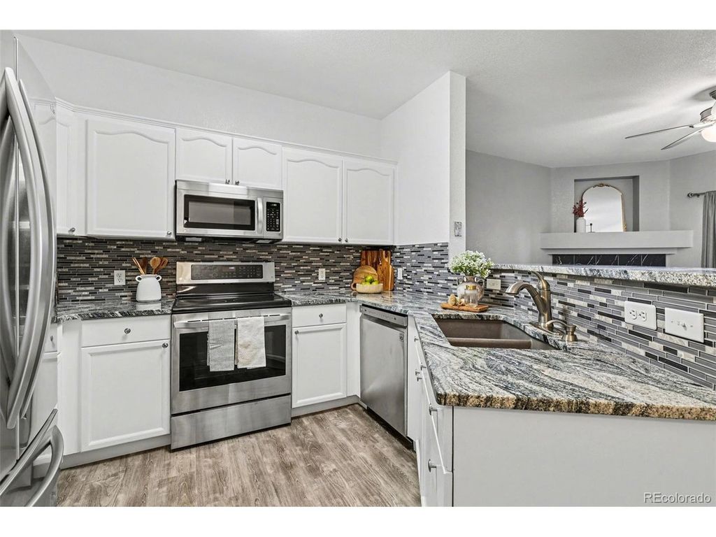 8374 S Holland Way 105, Littleton, CO 80128