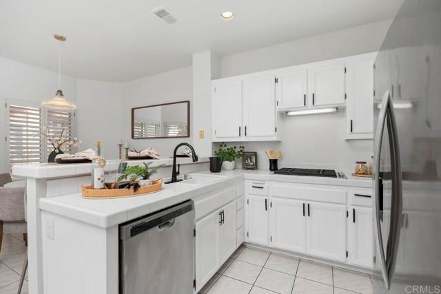 7122 Calabria Ct E, San Diego, CA 92122