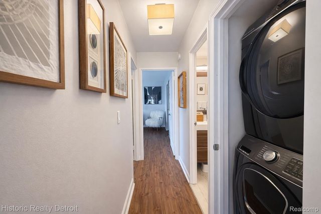 1300 E Lafayette 1812, Detroit, MI 48207