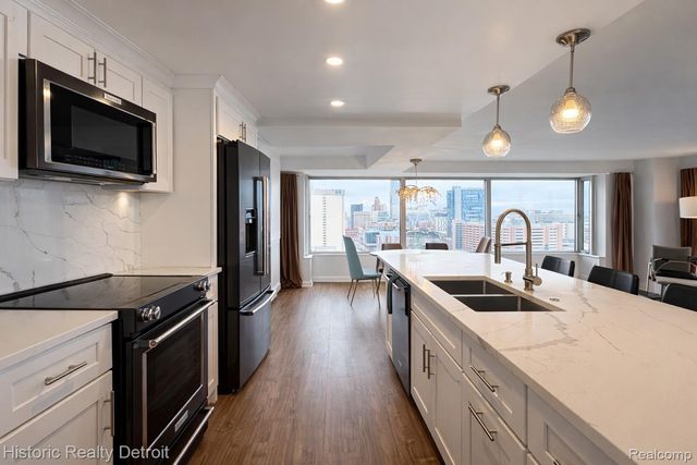 1300 E Lafayette 1812, Detroit, MI 48207