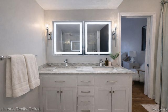 1300 E Lafayette 1812, Detroit, MI 48207