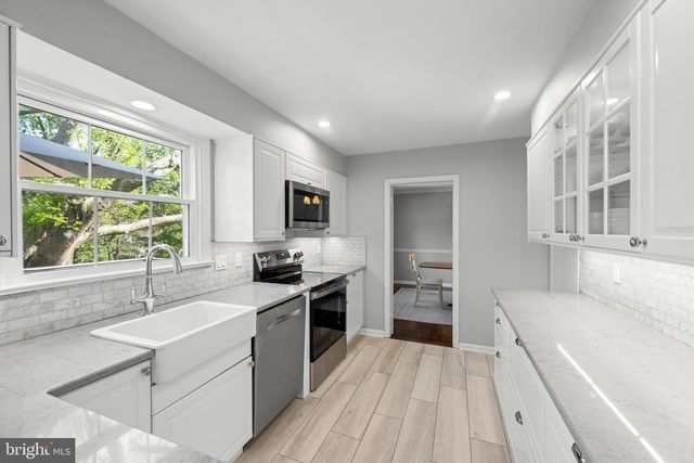 3 PICKWICK LN, Malvern, PA 19355