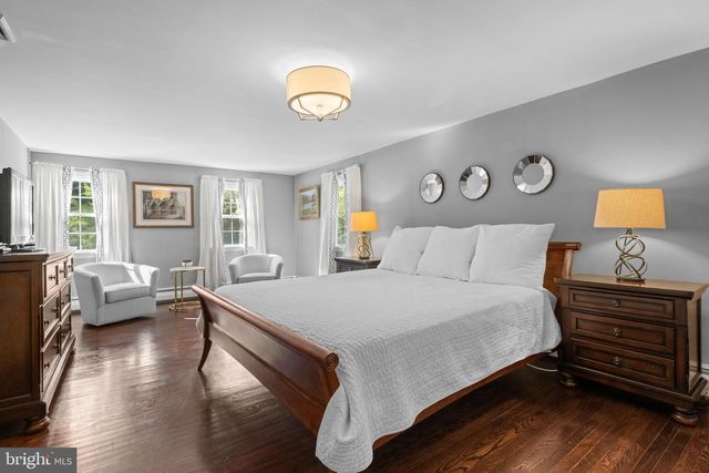 3 PICKWICK LN, Malvern, PA 19355