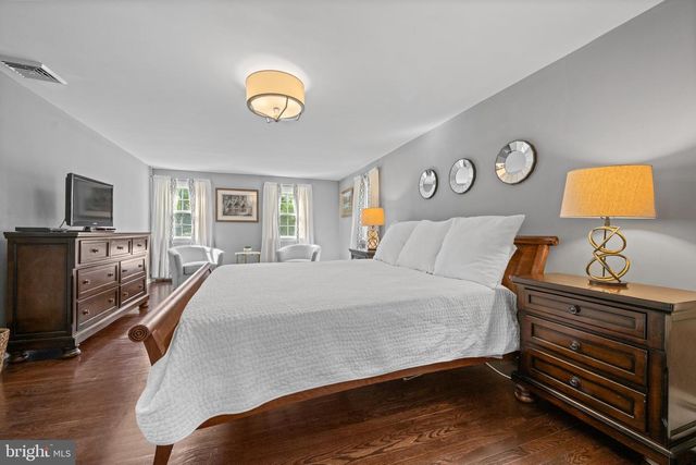 3 PICKWICK LN, Malvern, PA 19355