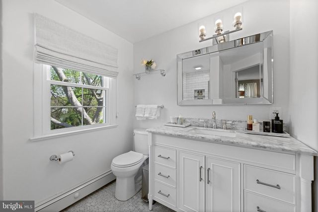 3 PICKWICK LN, Malvern, PA 19355