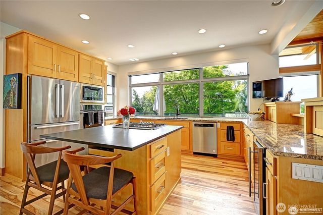 28407 Pioneer Highway, Stanwood, WA 98292